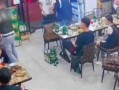 唐山烧烤店打人爆料视频,目击者爆料视频揭露惊人一幕